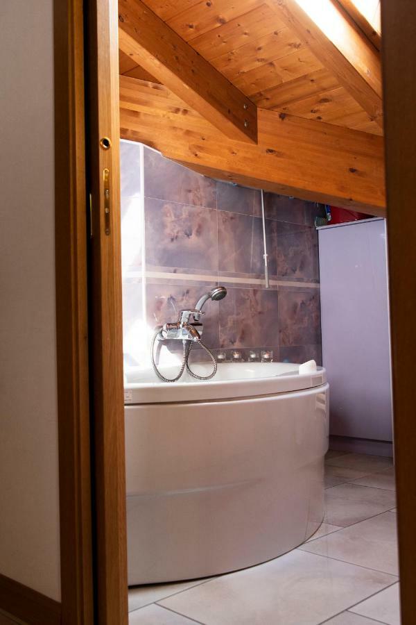 Romantic Home Sondalo Luaran gambar